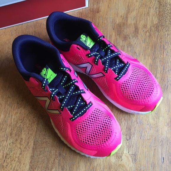 new balance pink tennis shoes